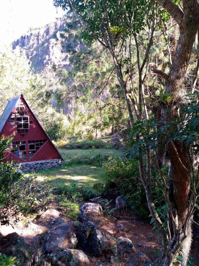 The Lookout Hideaway Cabin Hotel Banos  Exterior photo